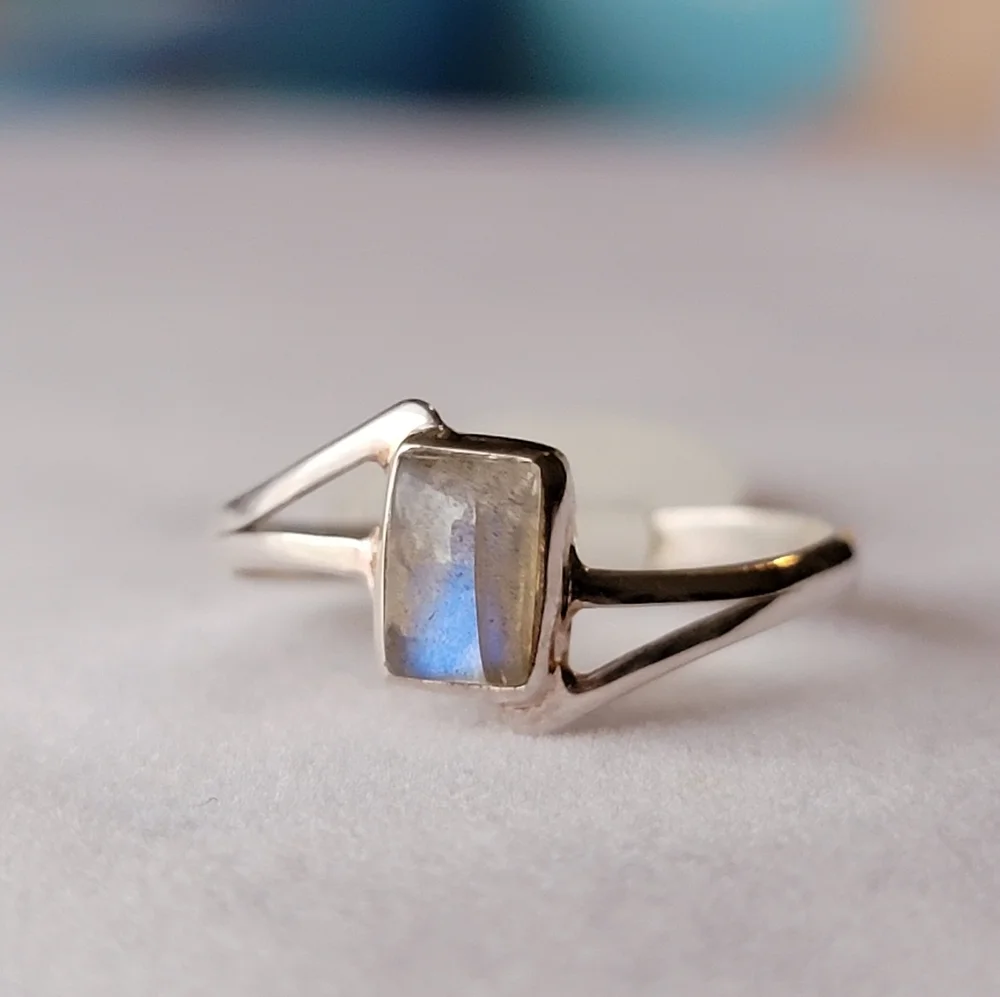 Labradorite 925 Sterling Silver Dainty Split Shank Ring Rectangle Gemstone